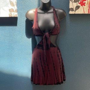 Small Current Mood Black/Burgundy tie die cutout dress